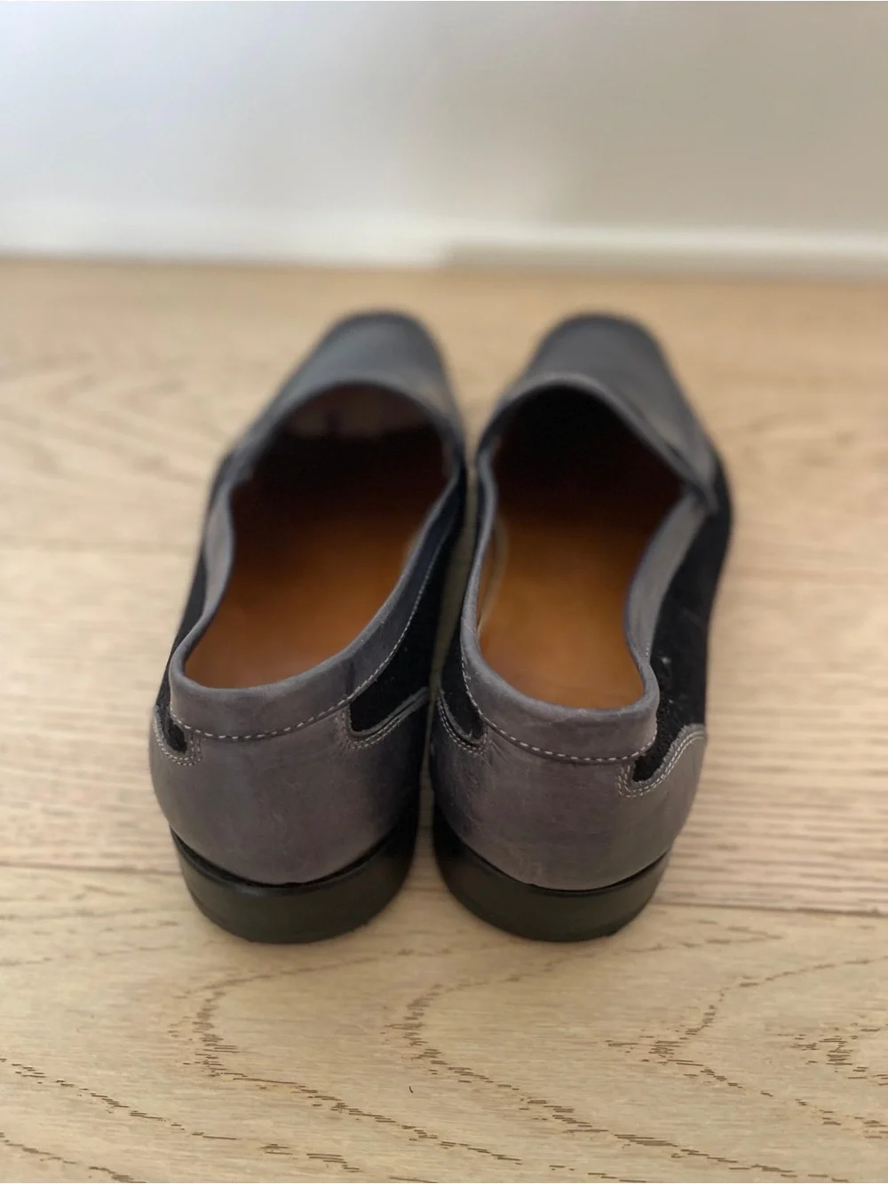Vero Cuoio Grey and Black Leather-Suede Penny Loafers
